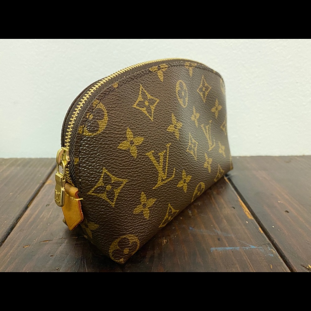 Louis Vuitton cosmetic pouch - Picture 3 of 13